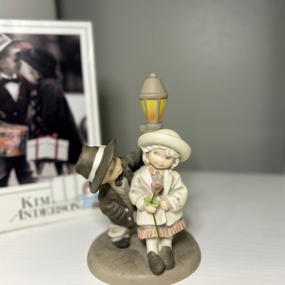 KIM ANDERSON FIGURINE PEEKABOO - Picture 1 of 5